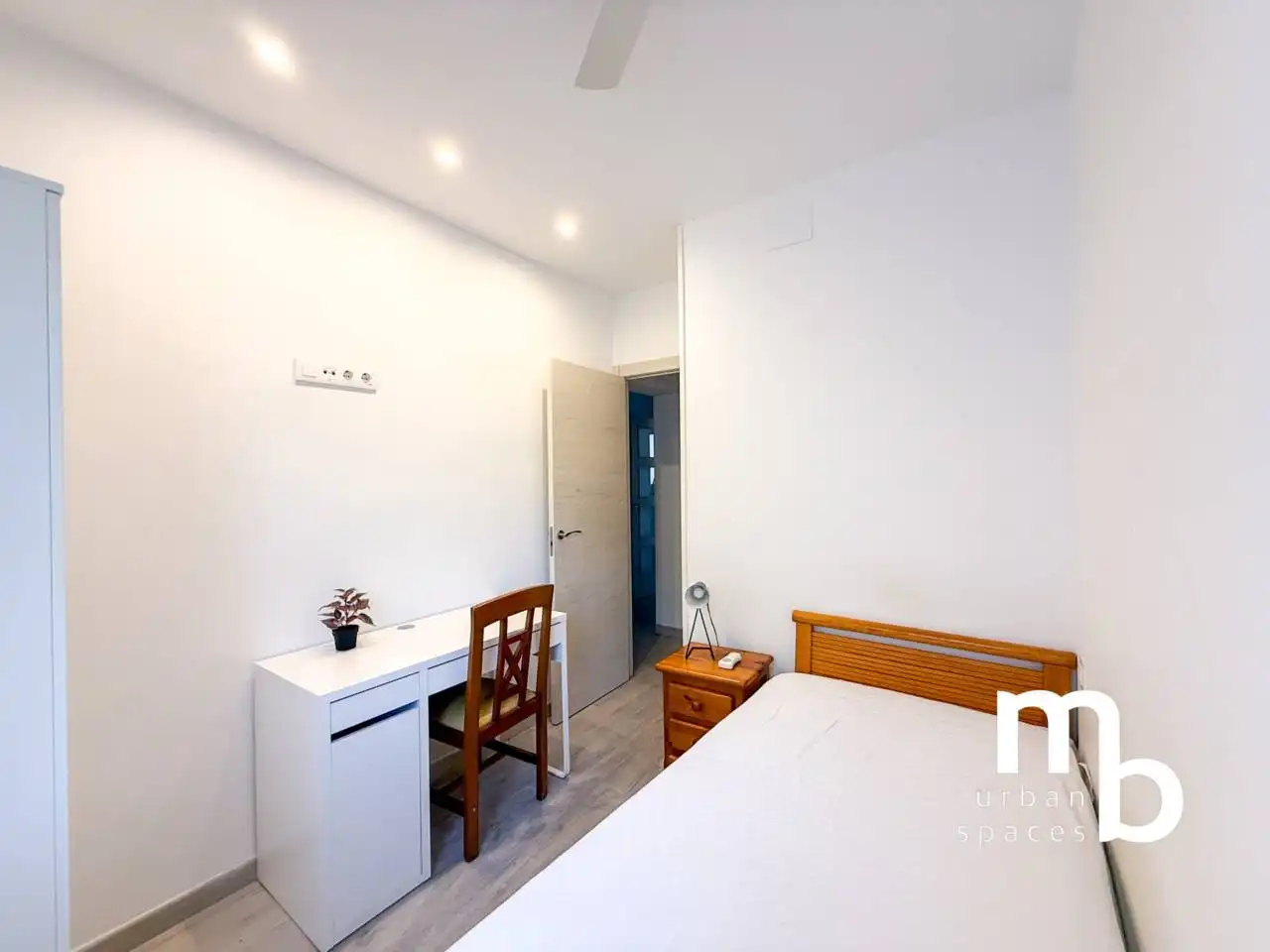 Schlafzimmer von Wohnung zur Miete in Madrid mit Klimaanlage, Heizung und Möbliert