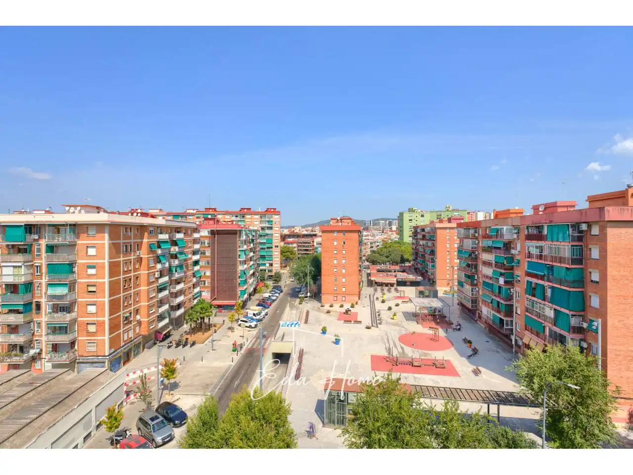 Exterior view of Flat for sale in Cornellà de Llobregat  with Air Conditioner, Heating and Parquet flooring