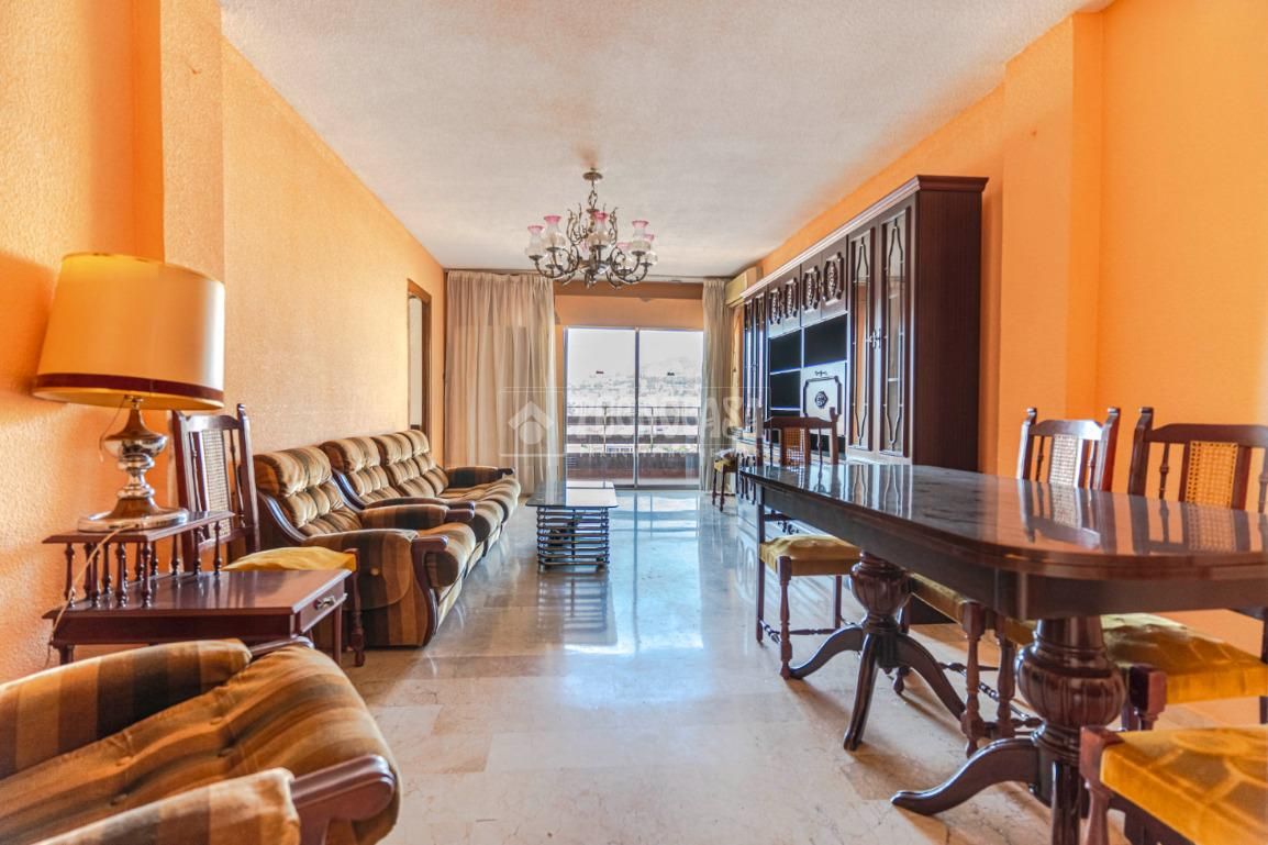 Living room of Flat for sale in  Granada Capital  with Heating, Terrace and Balcony