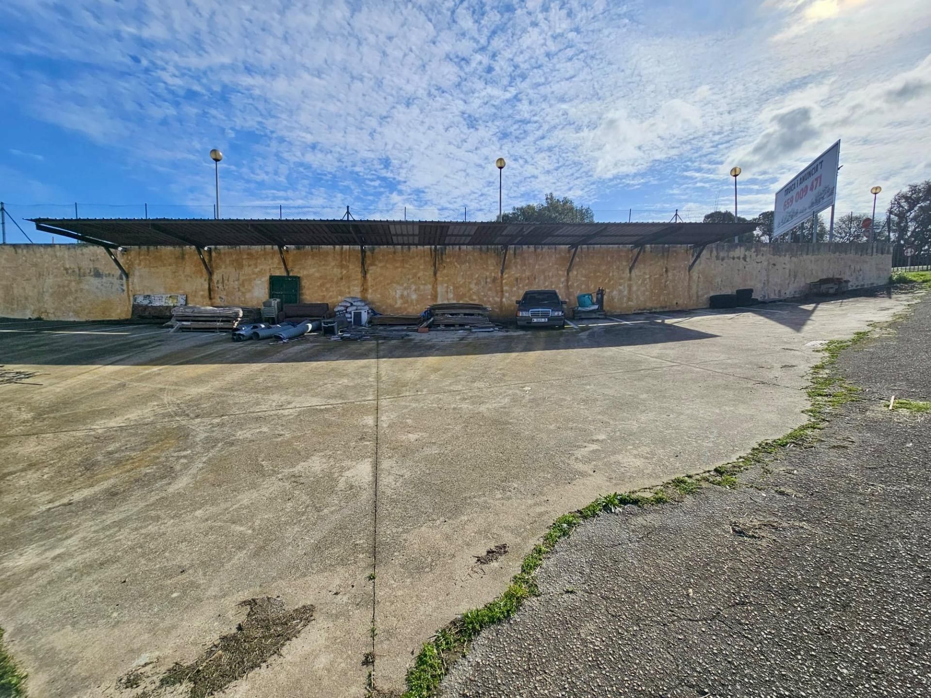 Aparcament de Nau industrial en venda en Tordera