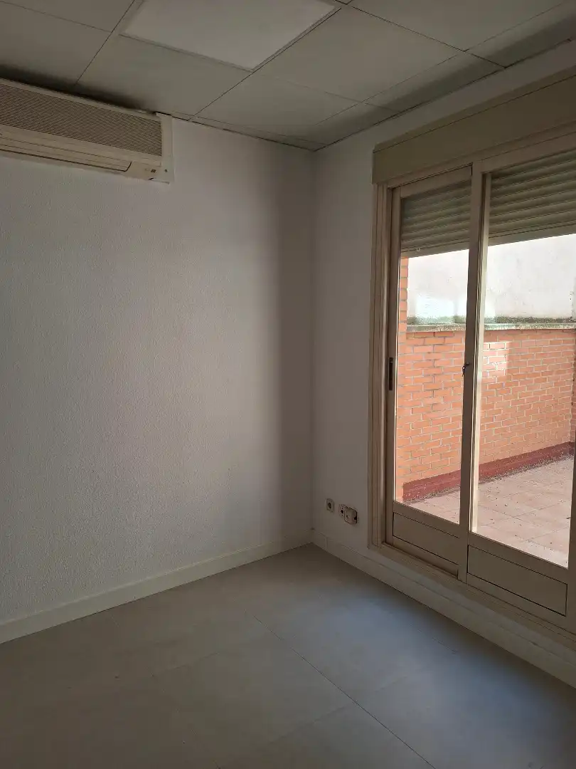 Bedroom of Office for rent in Pinto  with Air Conditioner and Heating