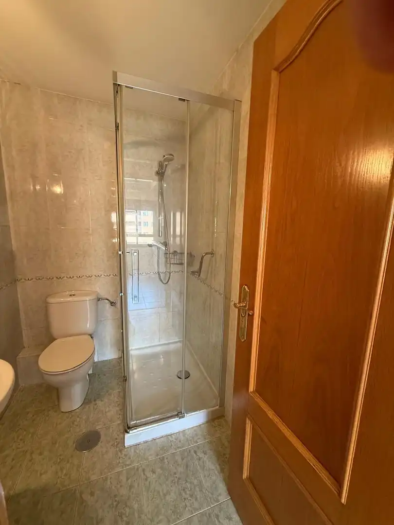 Badezimmer von Wohnung zur Miete in Valladolid mit Heizung und Abstellraum