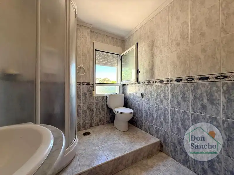 Baño de Casa o chalet en venta en Traspinedo con Calefacción, Terraza y Trastero