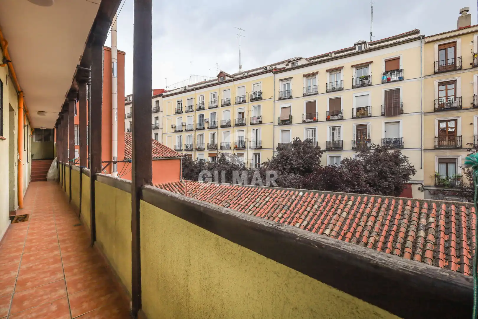 Vista exterior de Piso en venta en Madrid con Calefacción