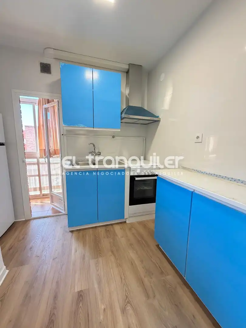 Kitchen of Flat for rent in Madrid  with Air Conditioner, Terrace and Washing machine