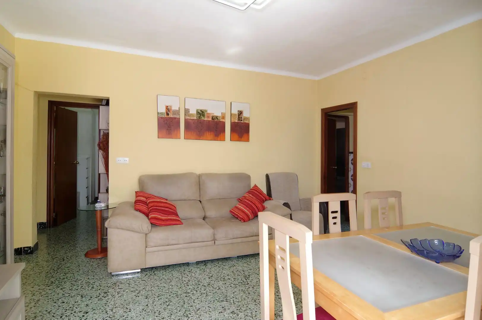 Sala d'estar de Casa o xalet en venda en Sant Vicenç Dels Horts amb Aire condicionat, Calefacció i Jardí privat