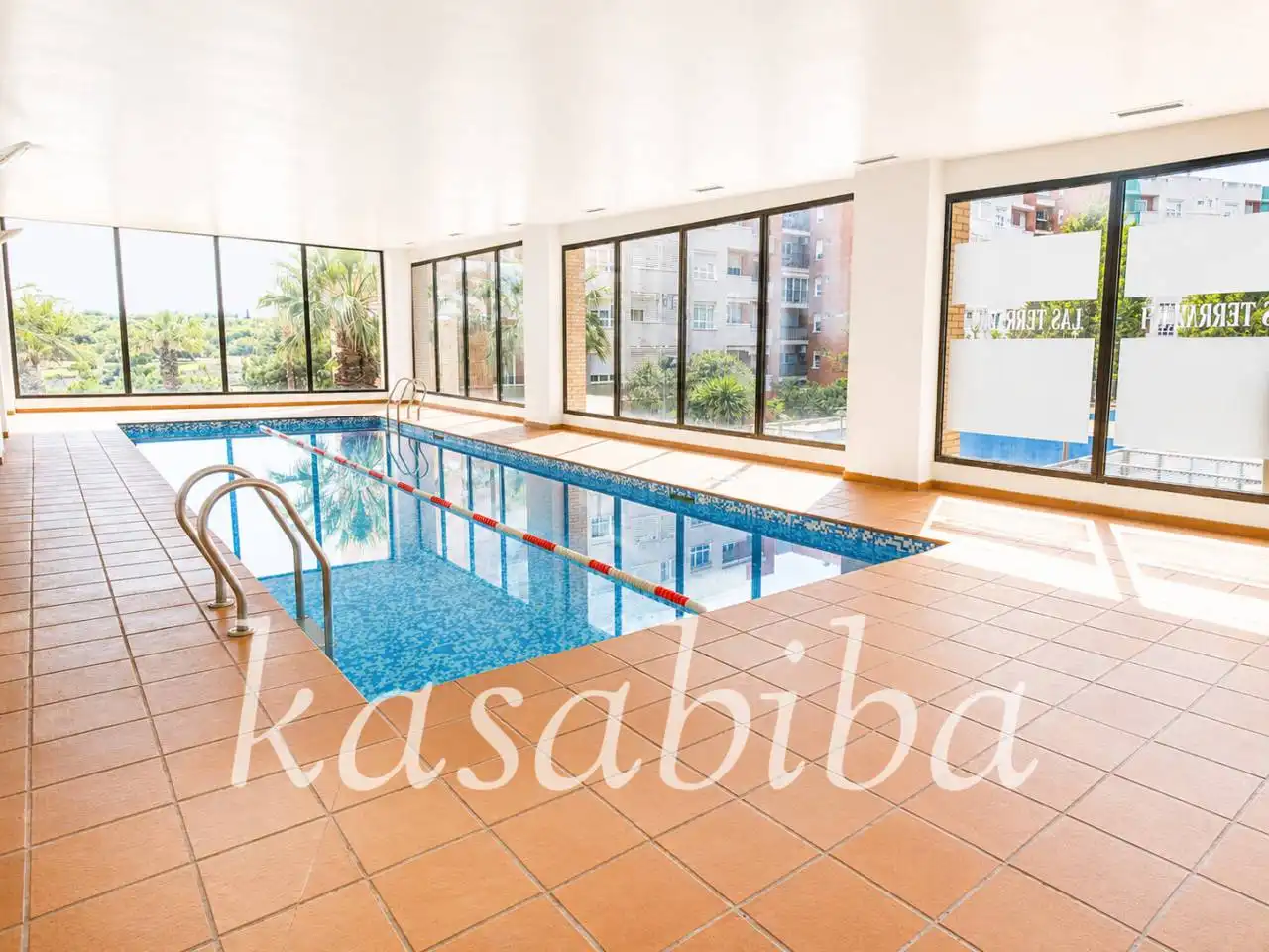 Schwimmbecken von Wohnung zum Verkauf in Paterna mit Klimaanlage, Heizung und Terrasse