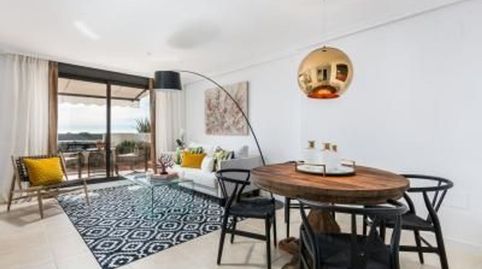 Ático dúplex con impresionantes vistas al mar en Selwo, Estepona