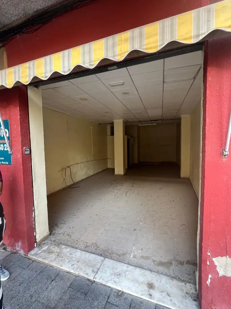 Local comercial de lloguer a Casco Antiguo, imagen 2