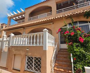 Vista exterior de Casa o xalet en venda en Torrevieja amb Terrassa, Traster i Piscina