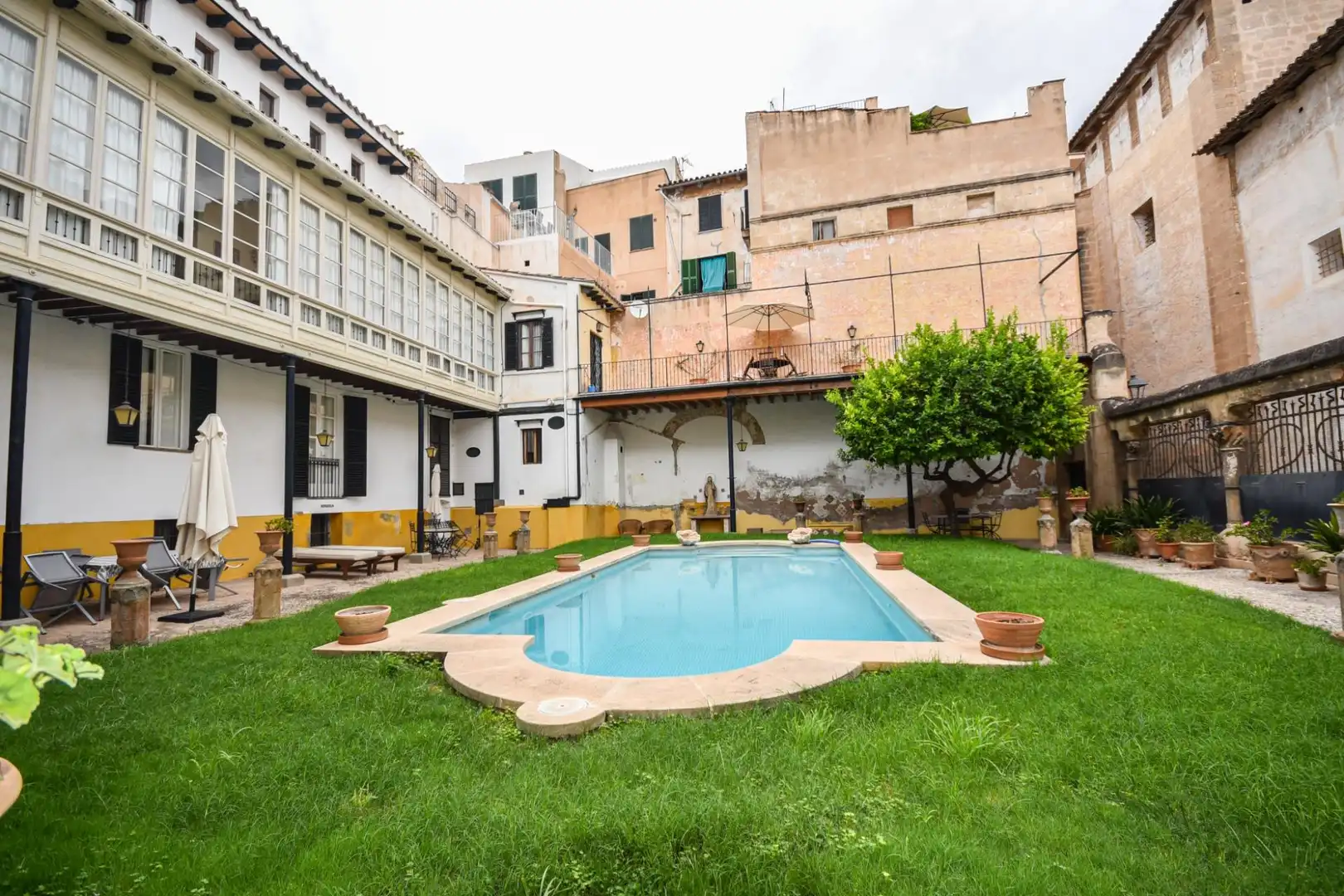 Piscina de Piso de alquiler en  Palma de Mallorca con Aire acondicionado, Jardín privado y Trastero