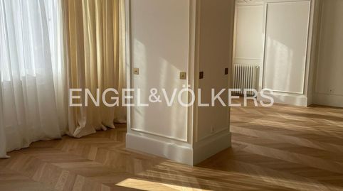 Foto 2 de Piso en venta en Calle de José Abascal, Ríos Rosas - Nuevos Ministerios, Madrid Capital