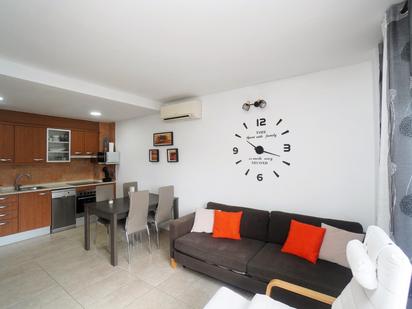 Living room of Apartment for sale in El Vendrell  with Air Conditioner, Heating and Private garden