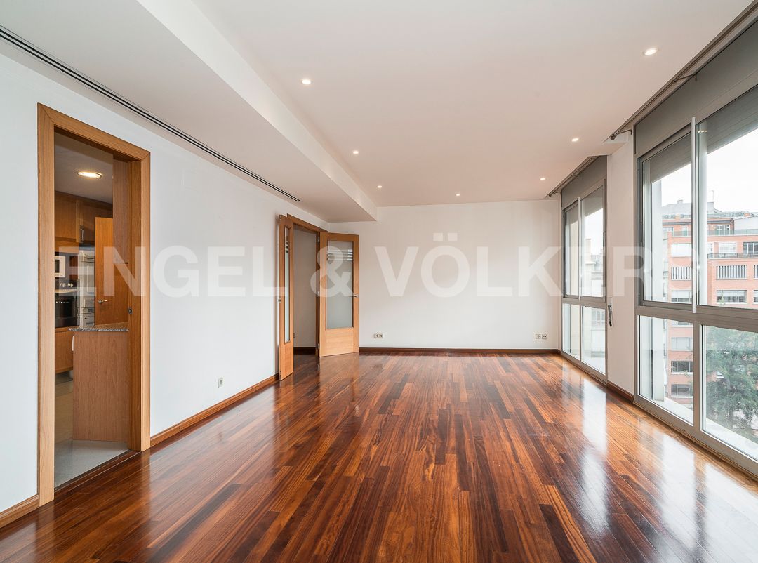 Sala de estar de Apartamento de alquiler en  Barcelona Capital con Aire acondicionado, Calefacción y Parquet