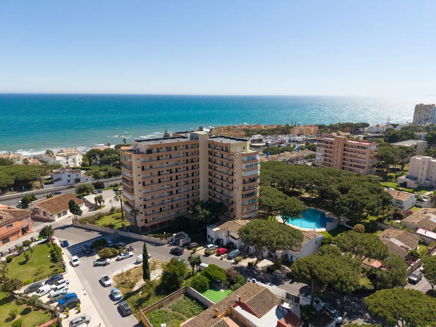 Außenansicht von Wohnungen zum Verkauf in Mijas mit Terrasse, Schwimmbad und Möbliert