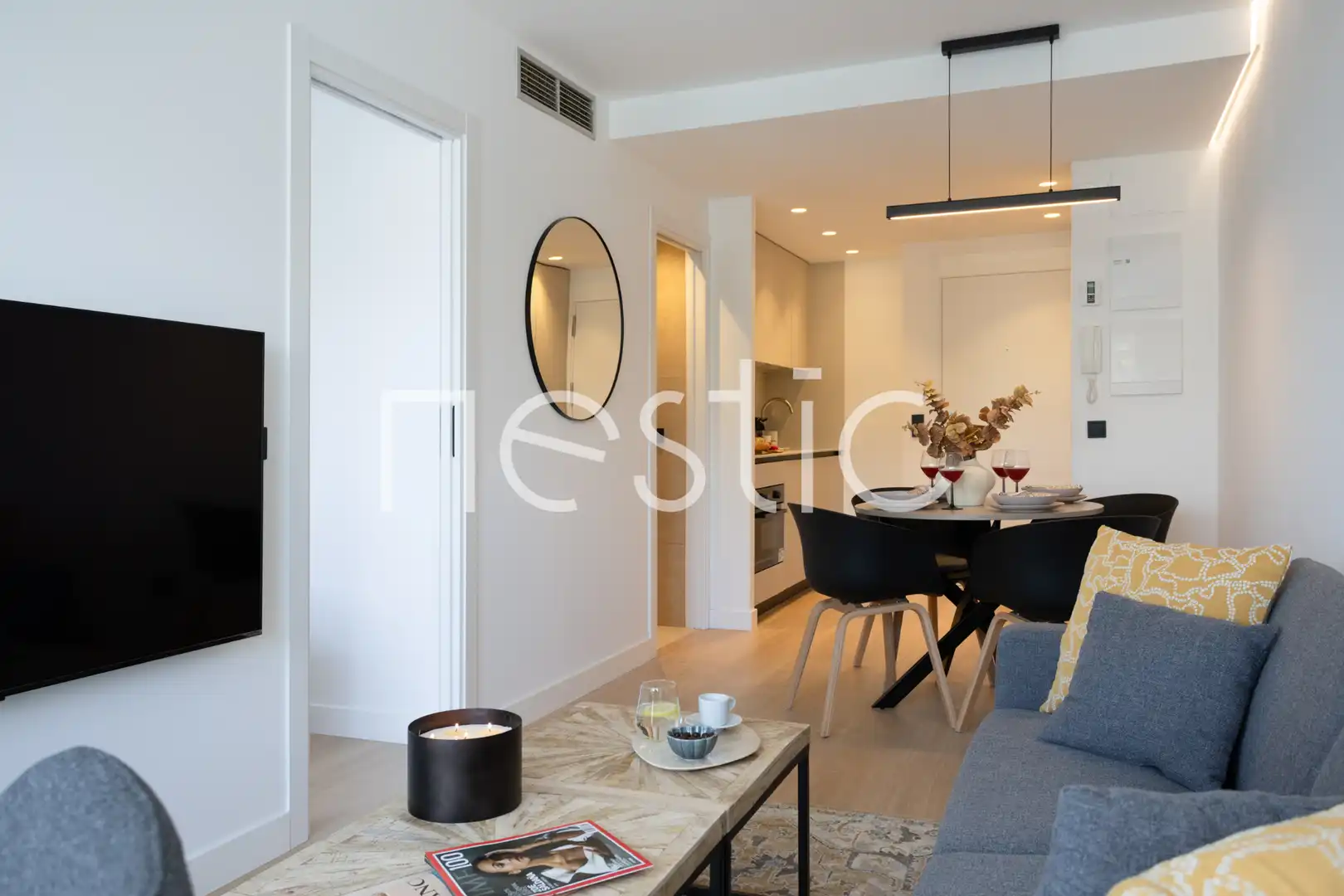 Sala d'estar de Apartament de lloguer en Madrid amb Aire condicionat, Calefacció i Moblat
