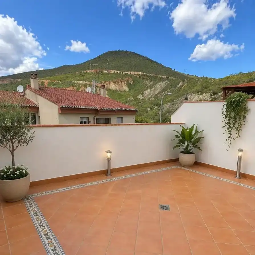Terrassa de Apartament en venda en Cenes de la Vega amb Alarma