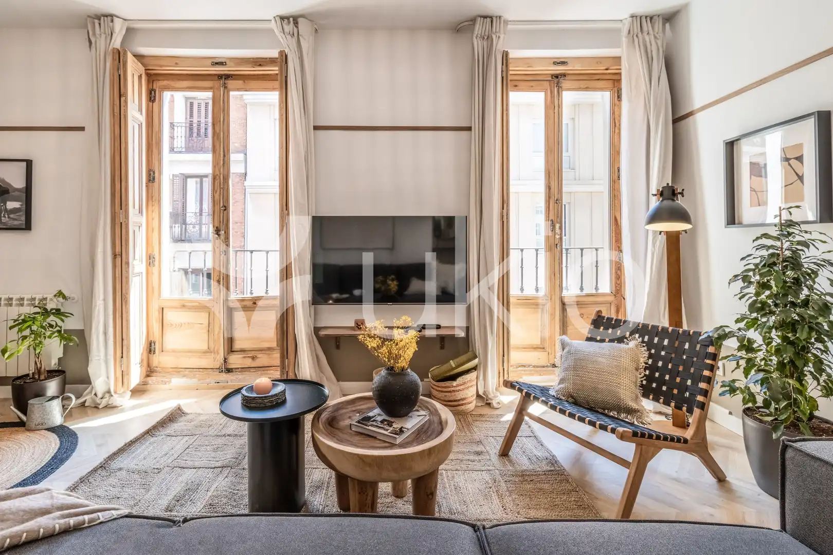 Sala d'estar de Apartament de lloguer en  Madrid Capital amb Aire condicionat, Calefacció i Moblat