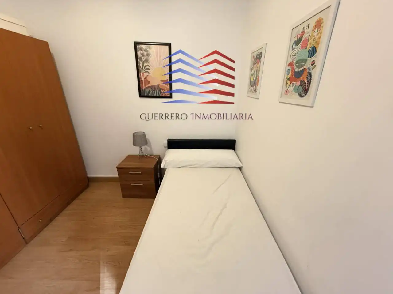 Dormitori de Apartament de lloguer en O Carballiño   amb Calefacció, Parquet i Moblat