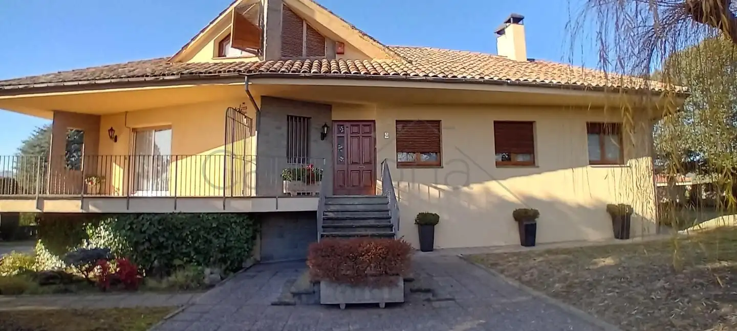 Vista exterior de Casa o chalet en venta en Sant Vicenç de Torelló con Calefacción, Jardín privado y Terraza