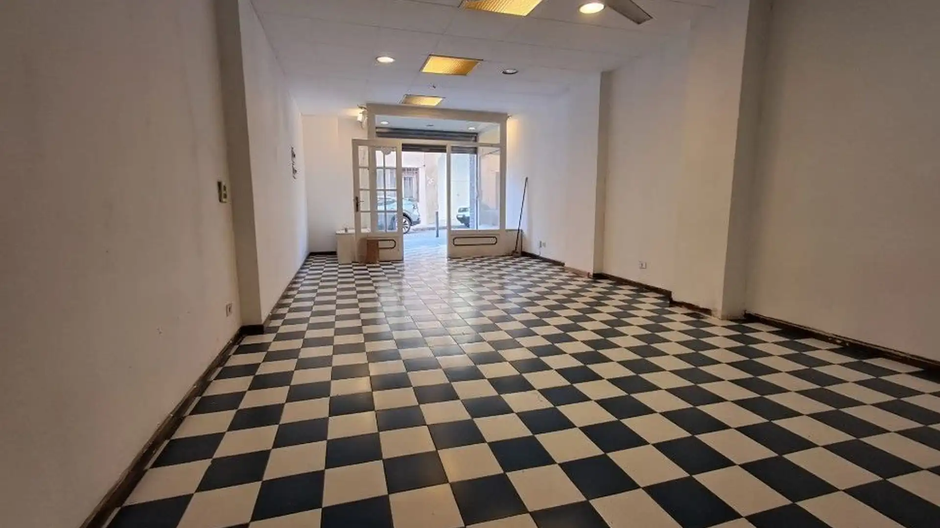 Local en venda a Fray Luis de Leon, 18, Centre