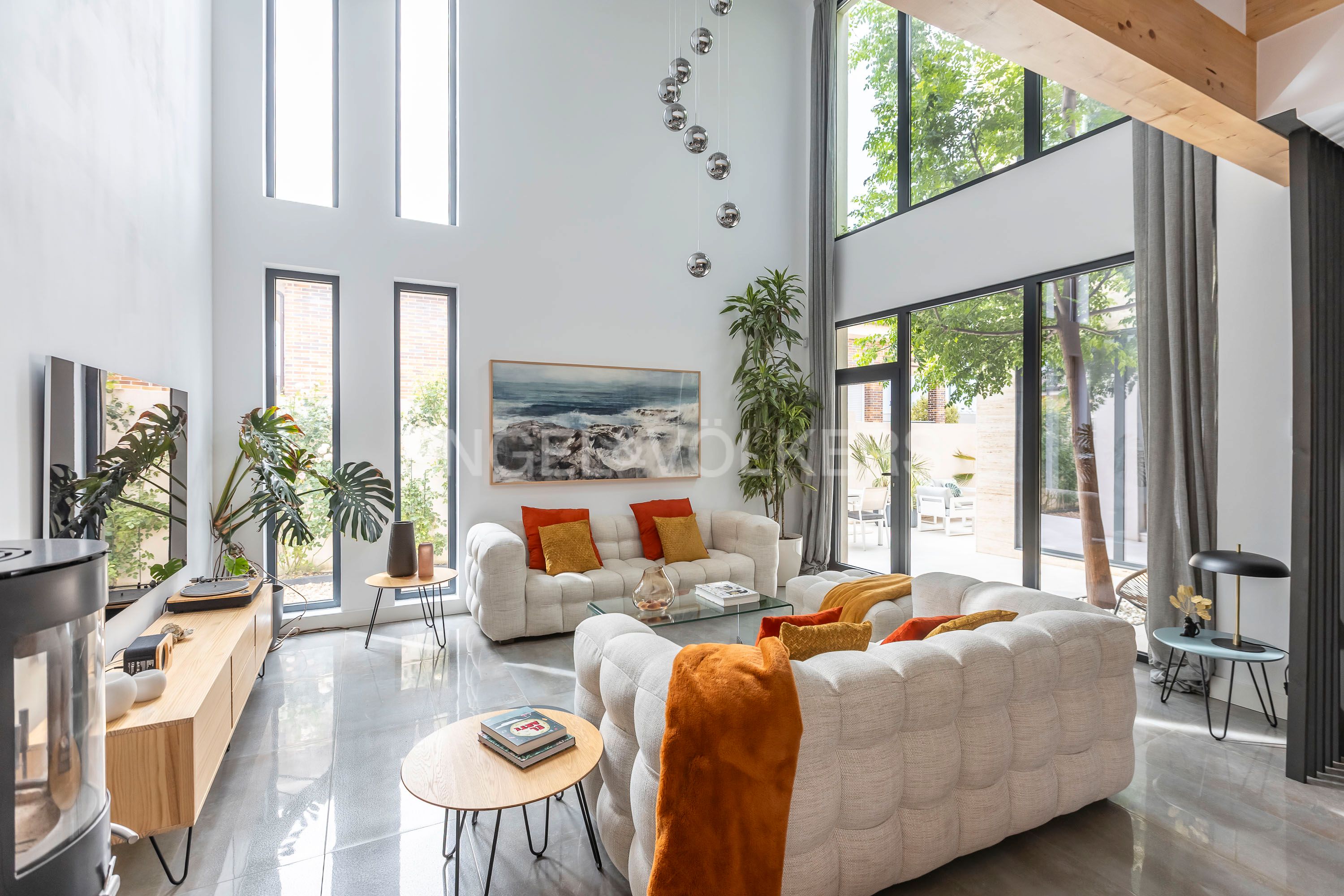 Sala d'estar de Casa o xalet en venda en Villalbilla amb Aire condicionat, Calefacció i Jardí privat