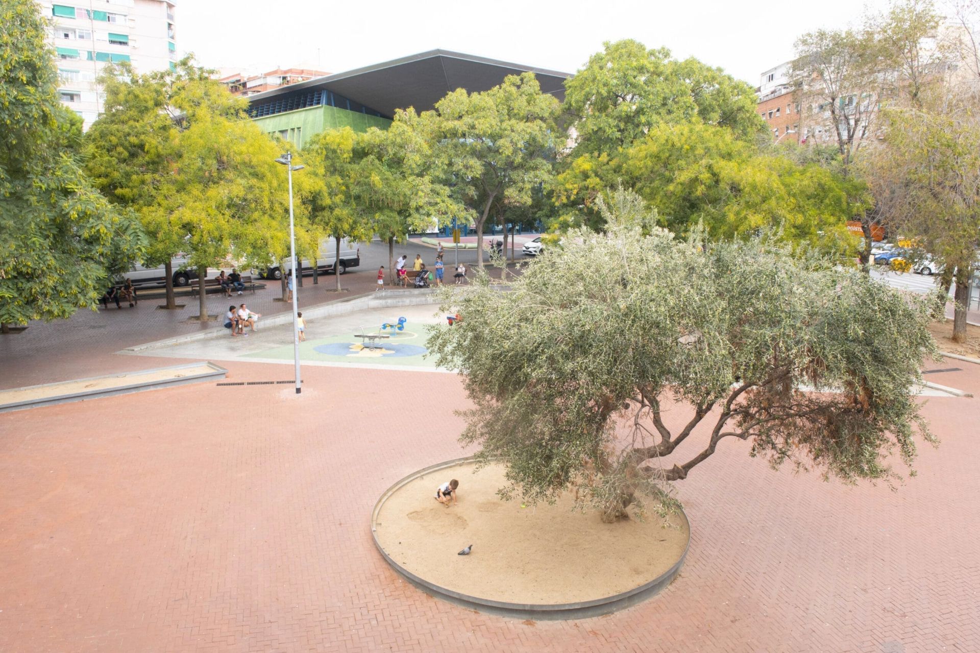 Vista exterior de Piso en venta en L'Hospitalet de Llobregat con Aire acondicionado, Calefacción y Balcón
