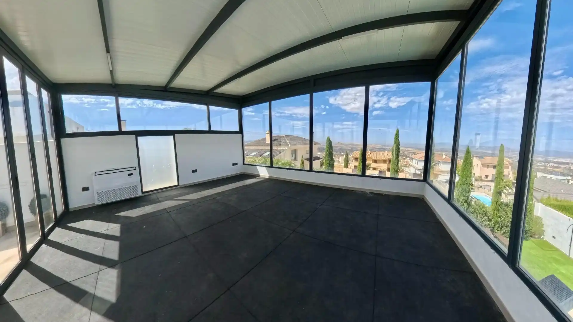 Reihenhaus mit Terrasse zur Miete in Calle CHARINAS, imagen 57