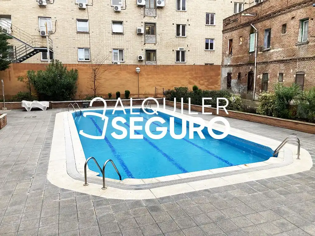 Piscina de Pis de lloguer en Madrid amb Aire condicionat, Calefacció i Piscina