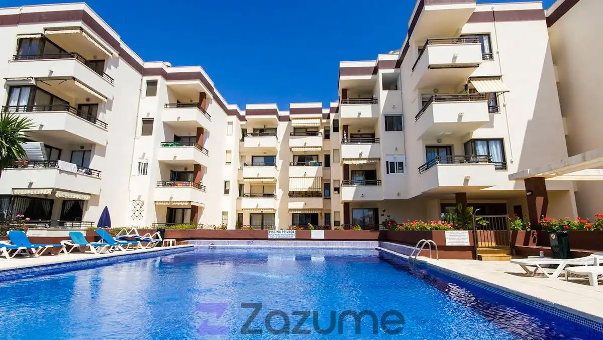 Piscina de Piso de alquiler en Calvià con Aire acondicionado, Calefacción y Terraza