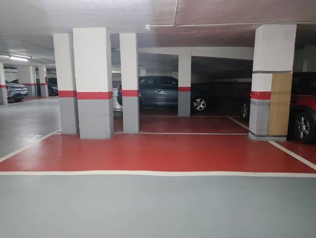 Garaje en Venta en Calle Hermanos Garate en Castillejos - Cuzco