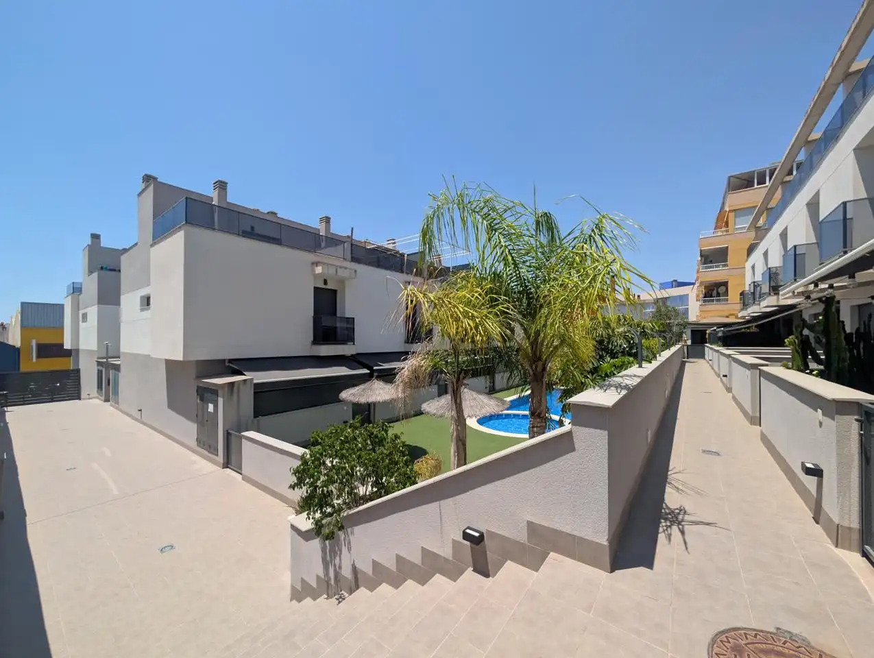 Vista exterior de Casa adosada en venta en Santa Pola con Aire acondicionado, Calefacción y Parquet