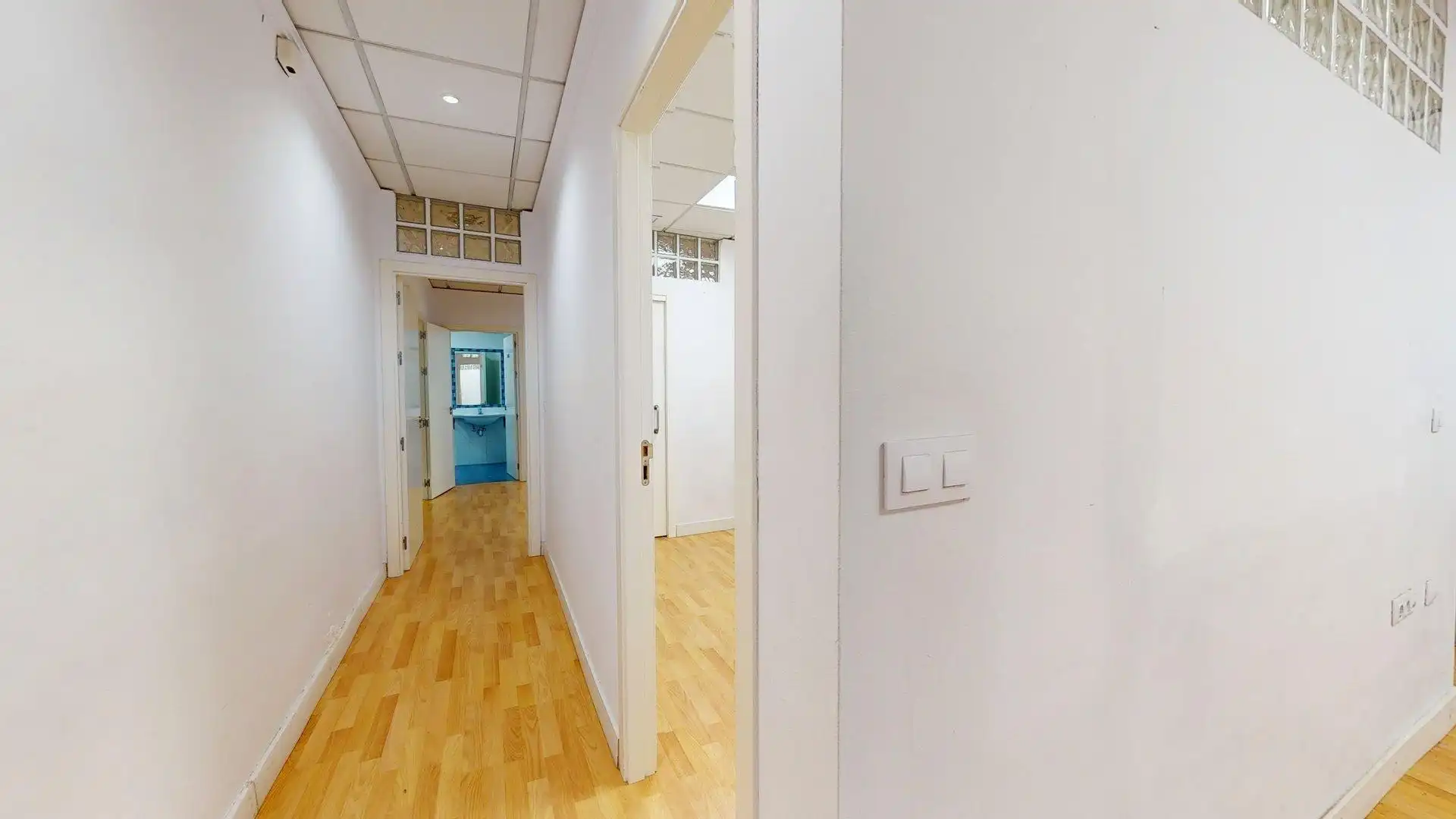 Geschaftsraum zum Verkauf in Posadas mit Klimaanlage