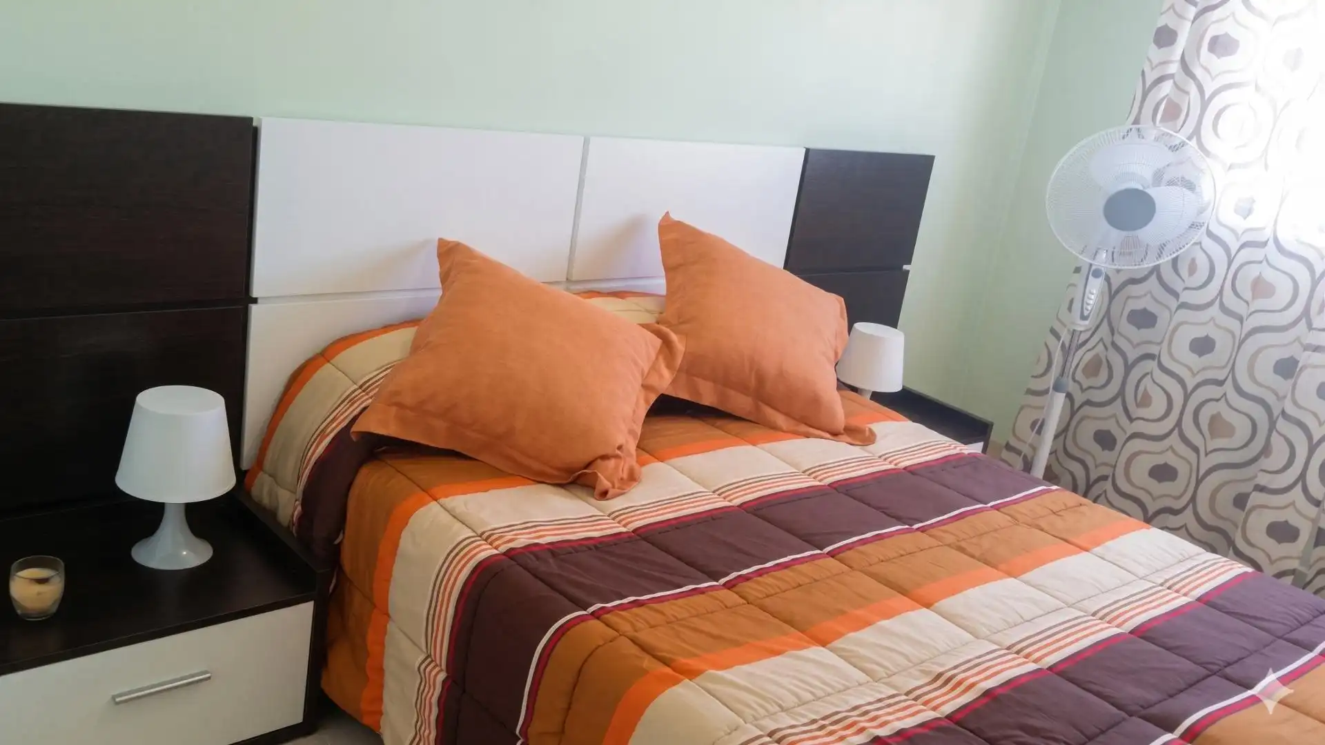Schlafzimmer von Wohnung zum Verkauf in Almería mit Klimaanlage und Möbliert