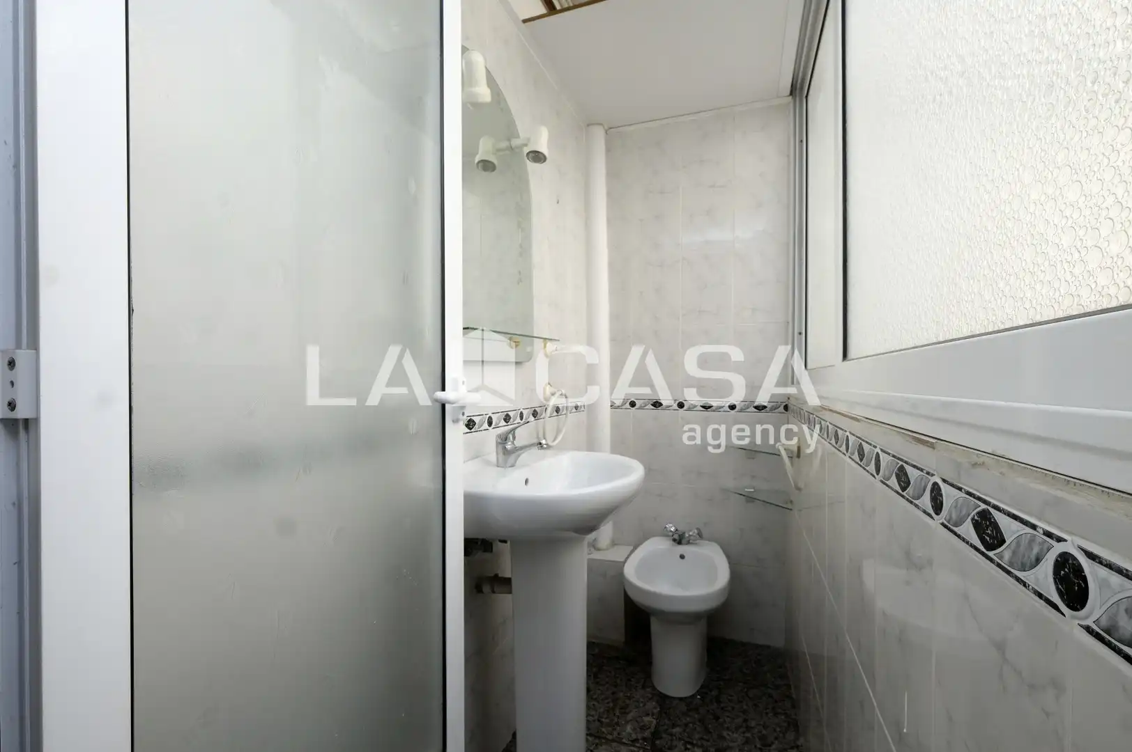 Bathroom of Attic for sale in Barcelona  with Terrace