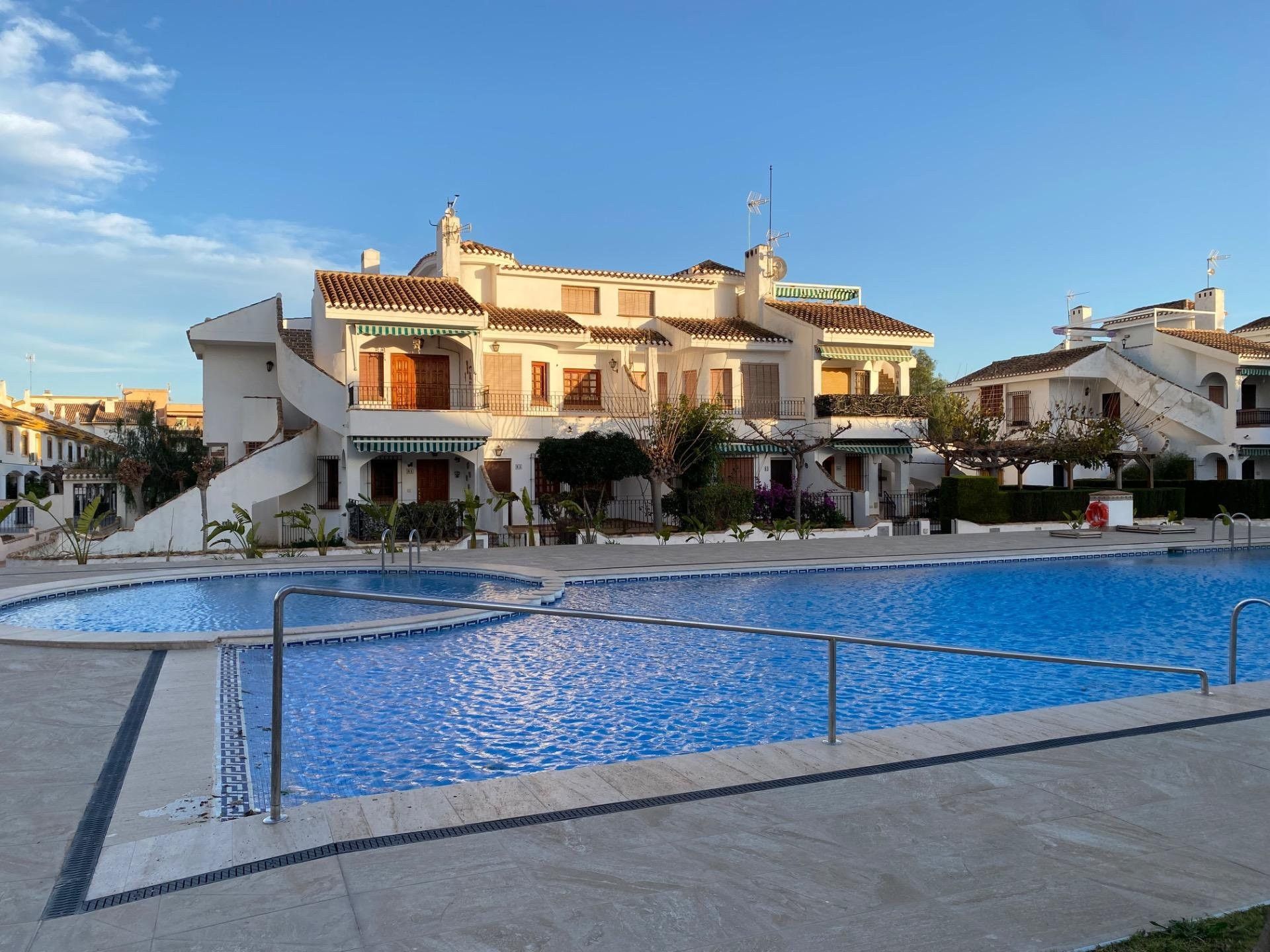 Piscina de Apartament en venda en Pilar de la Horadada amb Calefacció, Jardí privat i Piscina
