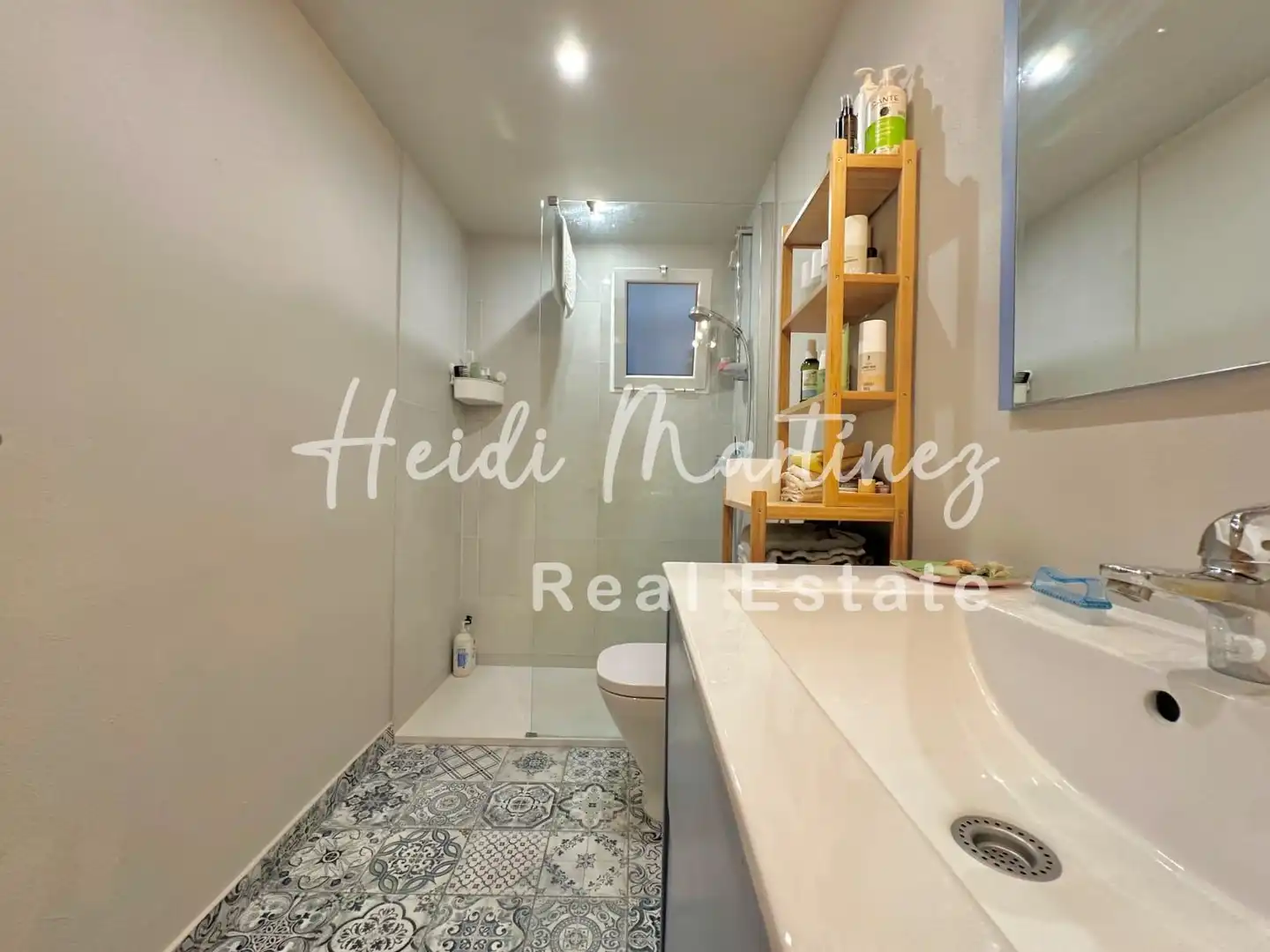 Baño de Piso en venta en Cervelló con Calefacción y Balcón