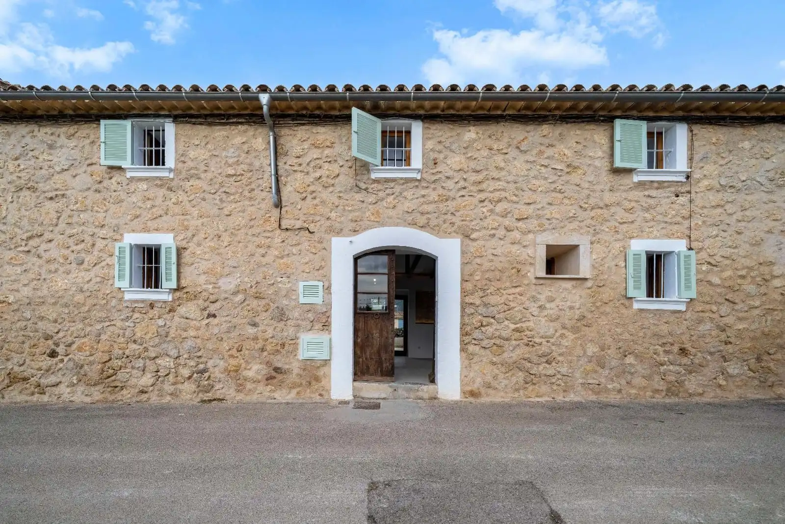 Vista exterior de Casa adosada en venta en Campanet con Calefacción, Jardín privado y Terraza