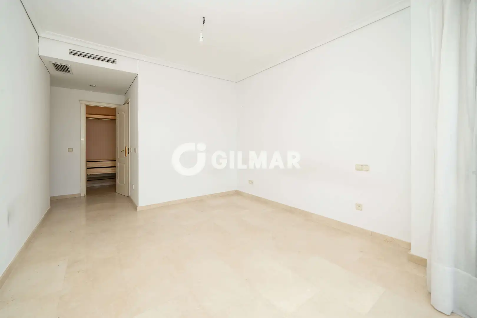 Bedroom of Flat for sale in Madrid  with Heating, Private garden and Storage room
