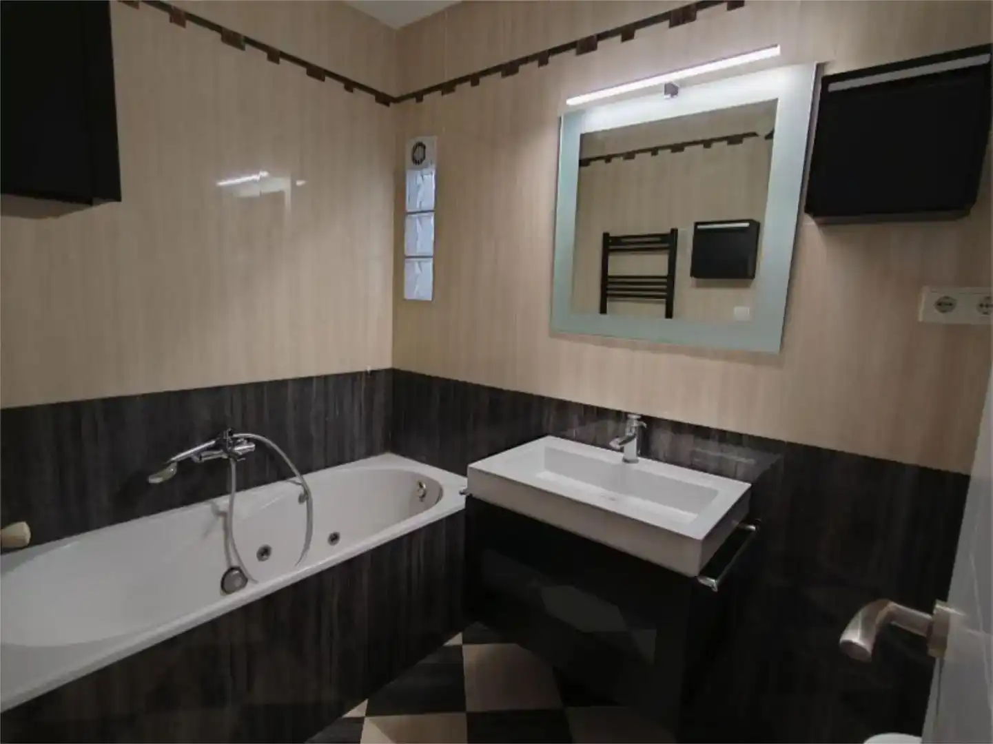 Bany de Apartament en venda en Salou amb Aire condicionat, Piscina i Balcó