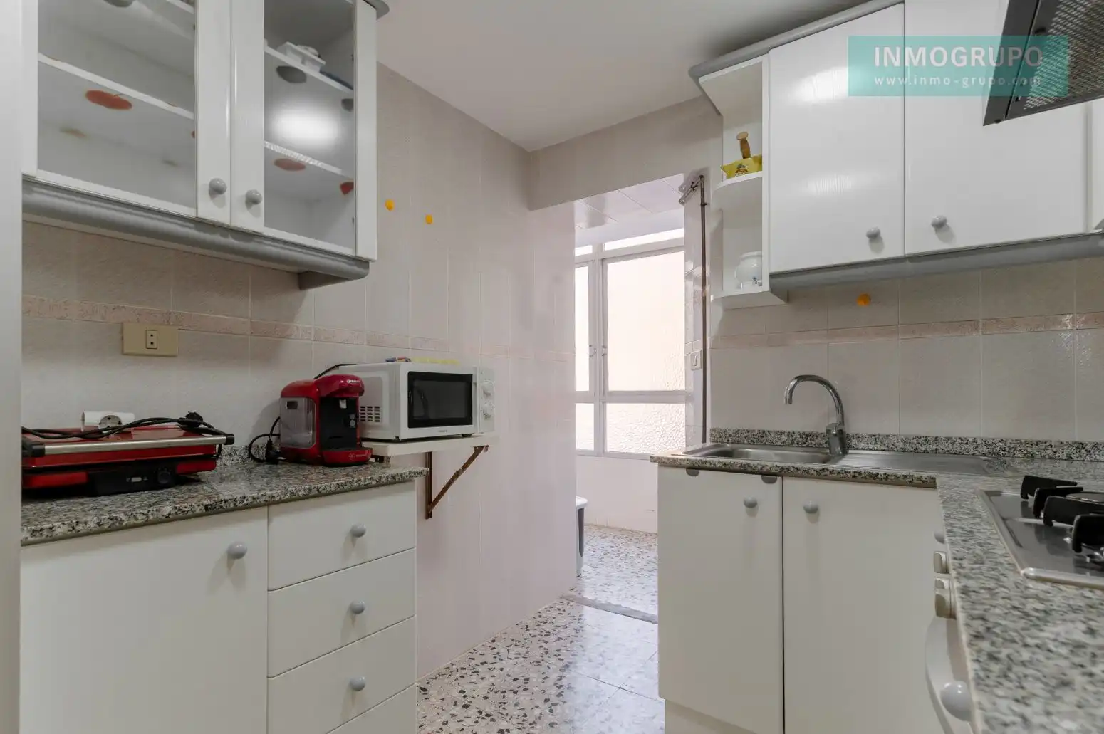 Cuina de Pis en venda en Benicasim / Benicàssim amb Terrassa i Piscina comunitària