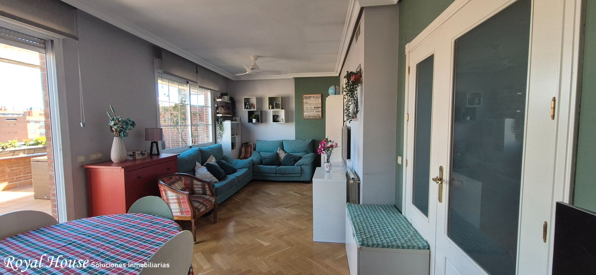 Sala d'estar de Àtic en venda en San Sebastián de los Reyes amb Aire condicionat, Calefacció i Parquet