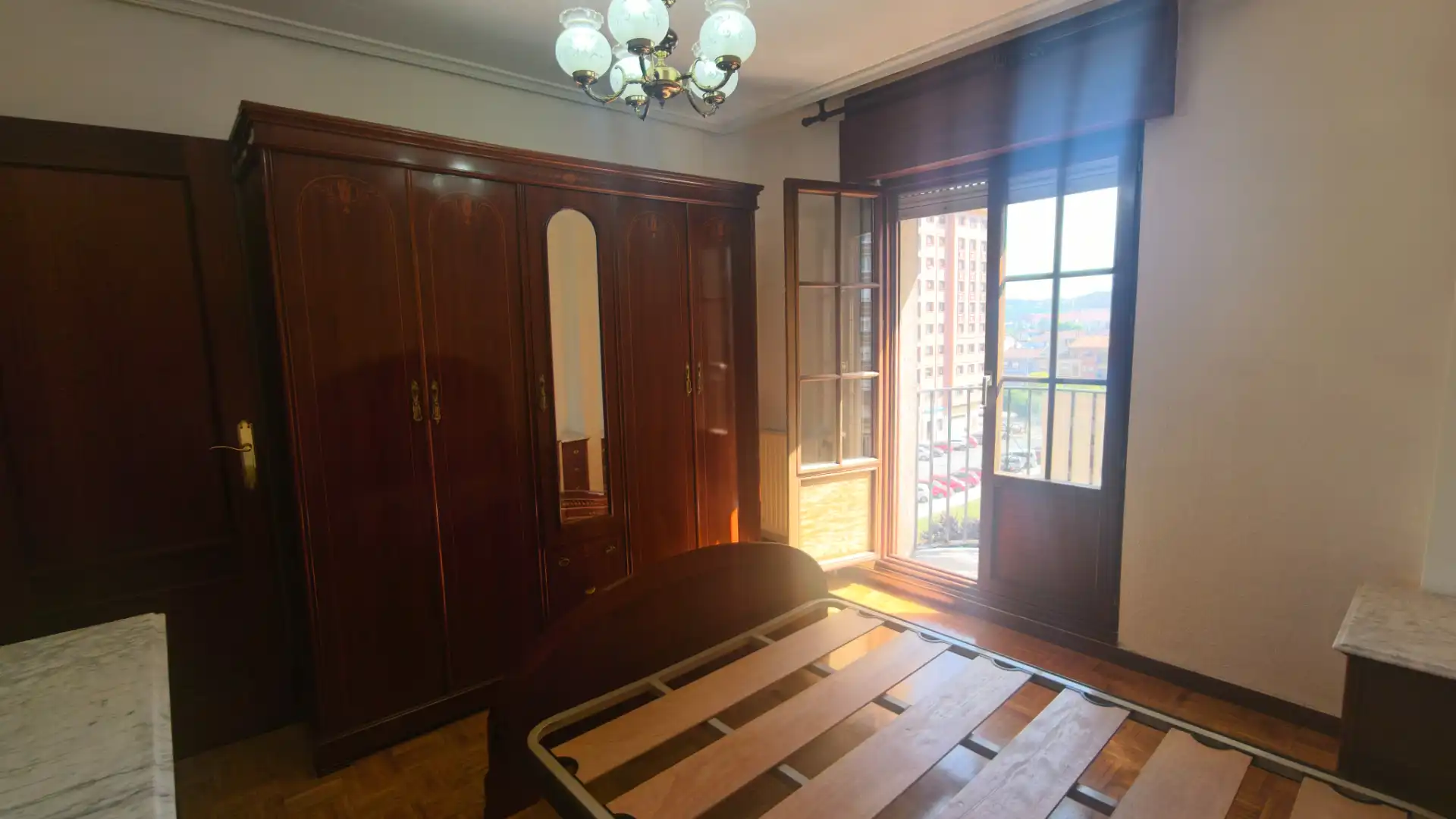 Dormitori de Pis en venda en Avilés amb Calefacció, Parquet i Traster