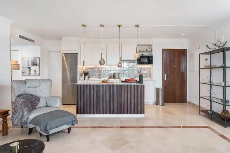Kitchen of Ground floor for rent in Benahavís  with Air Conditioner, Private garden and Terrace
