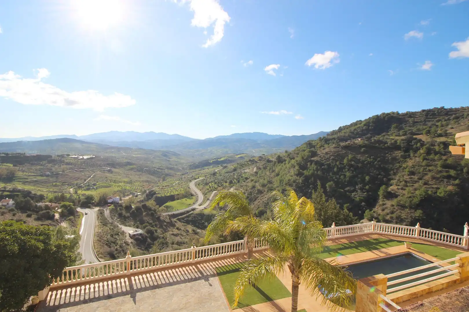 Vista exterior de Finca rústica en venda en Alozaina amb Aire condicionat, Calefacció i Jardí privat