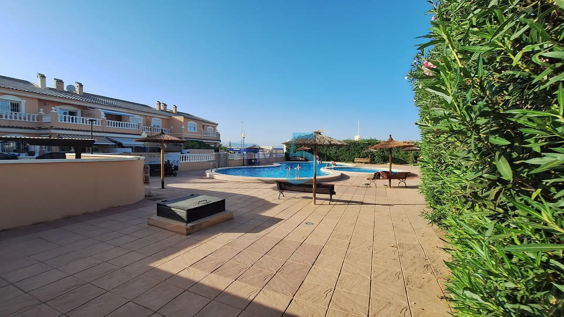 Schwimmbecken von Maisonette zum Verkauf in Santa Pola mit Terrasse, Abstellraum und Schwimmbad