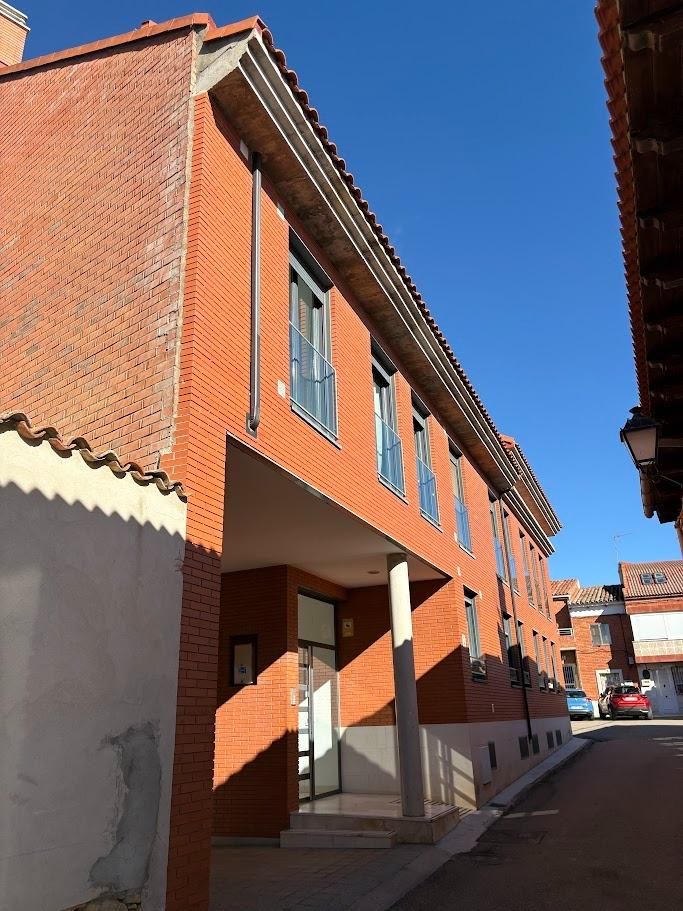 Exterior view of Flat for sale in Fuensaldaña  with Heating