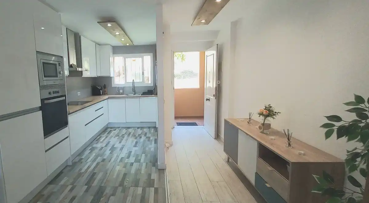 Cuina de Planta baixa en venda en Marbella amb Aire condicionat, Calefacció i Terrassa