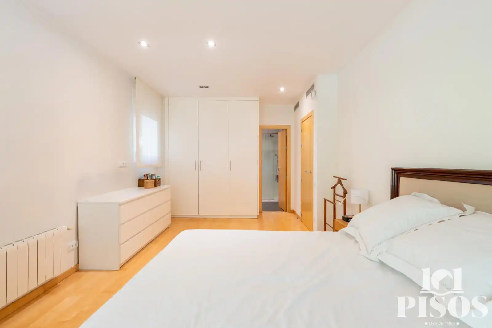 Bedroom of Flat for sale in Sant Cugat del Vallès  with Air Conditioner, Heating and Private garden