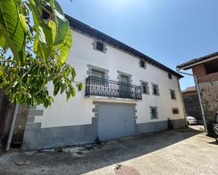 Vista exterior de Casa o xalet en venda en Urraul Alto amb Calefacció, Traster i Balcó